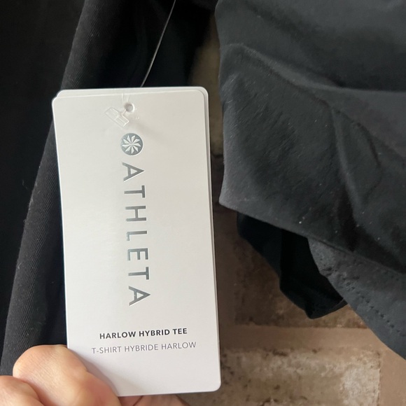 NWT Athleta Harlow Hybrid Tee - Picture 8 of 8